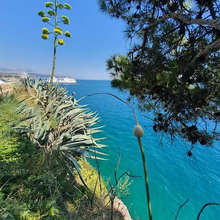 Old Town Hesed شقة سبليت