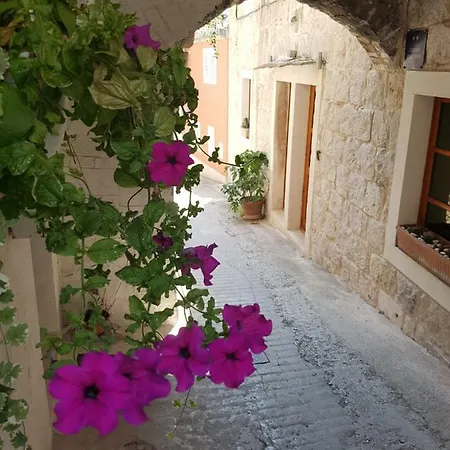 Apartment Old Town Hesed *