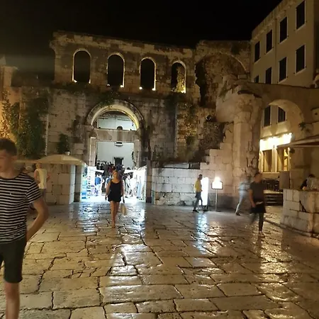 Old Town Hesed Apartman Split