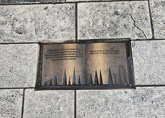 Old Town Hesed Apartman *